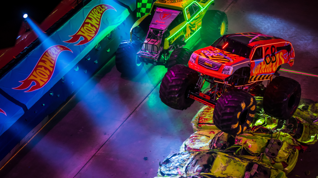 Hot Wheels Monster Trucks Live Glow Party